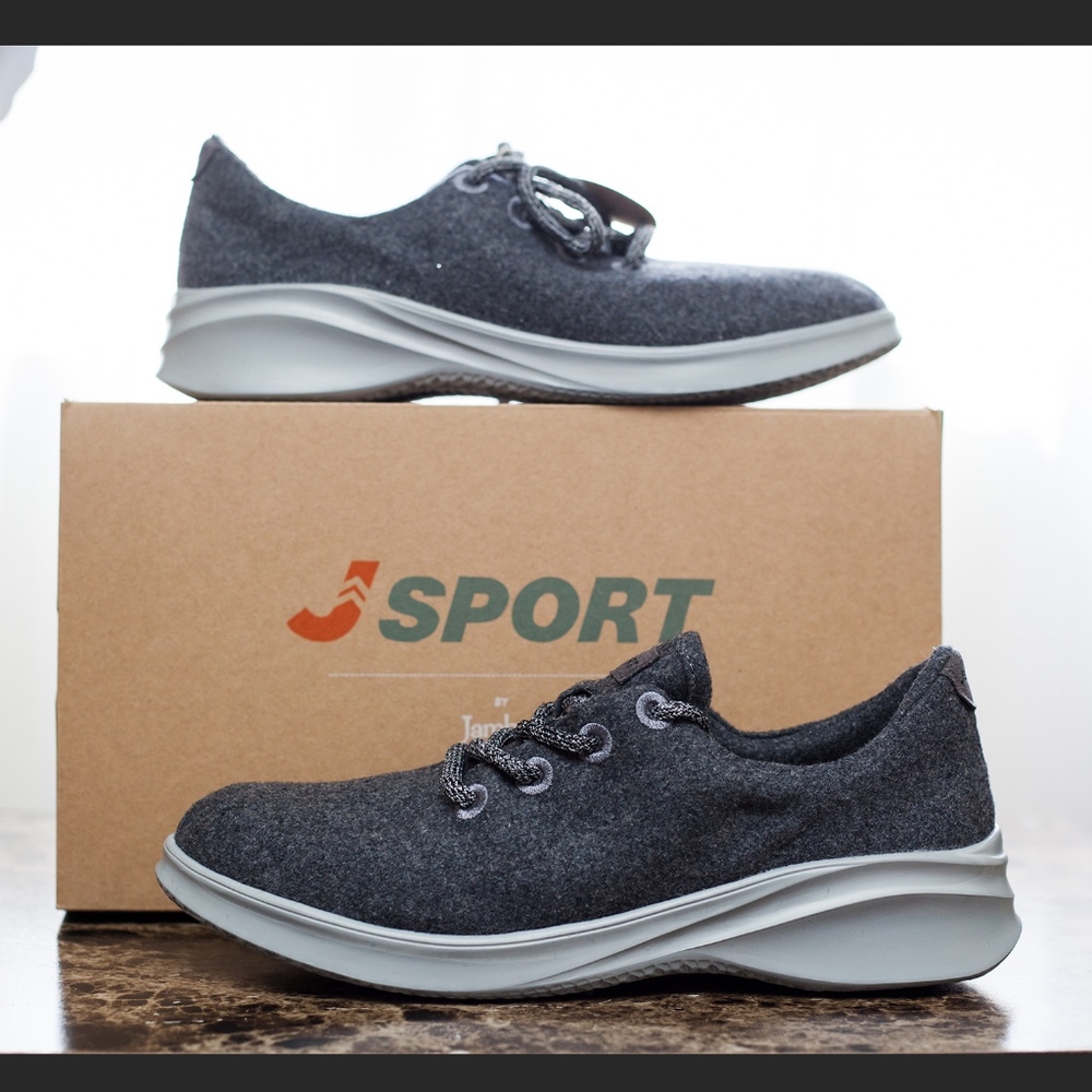NEW JSPORT CHARCOAL SHOES SIZE 8 WIDTH M